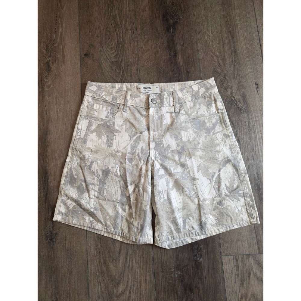NWOT Hollister Women's Size 6 100% Cotton Light Wash Camo Low-Rise Baggy Jorts